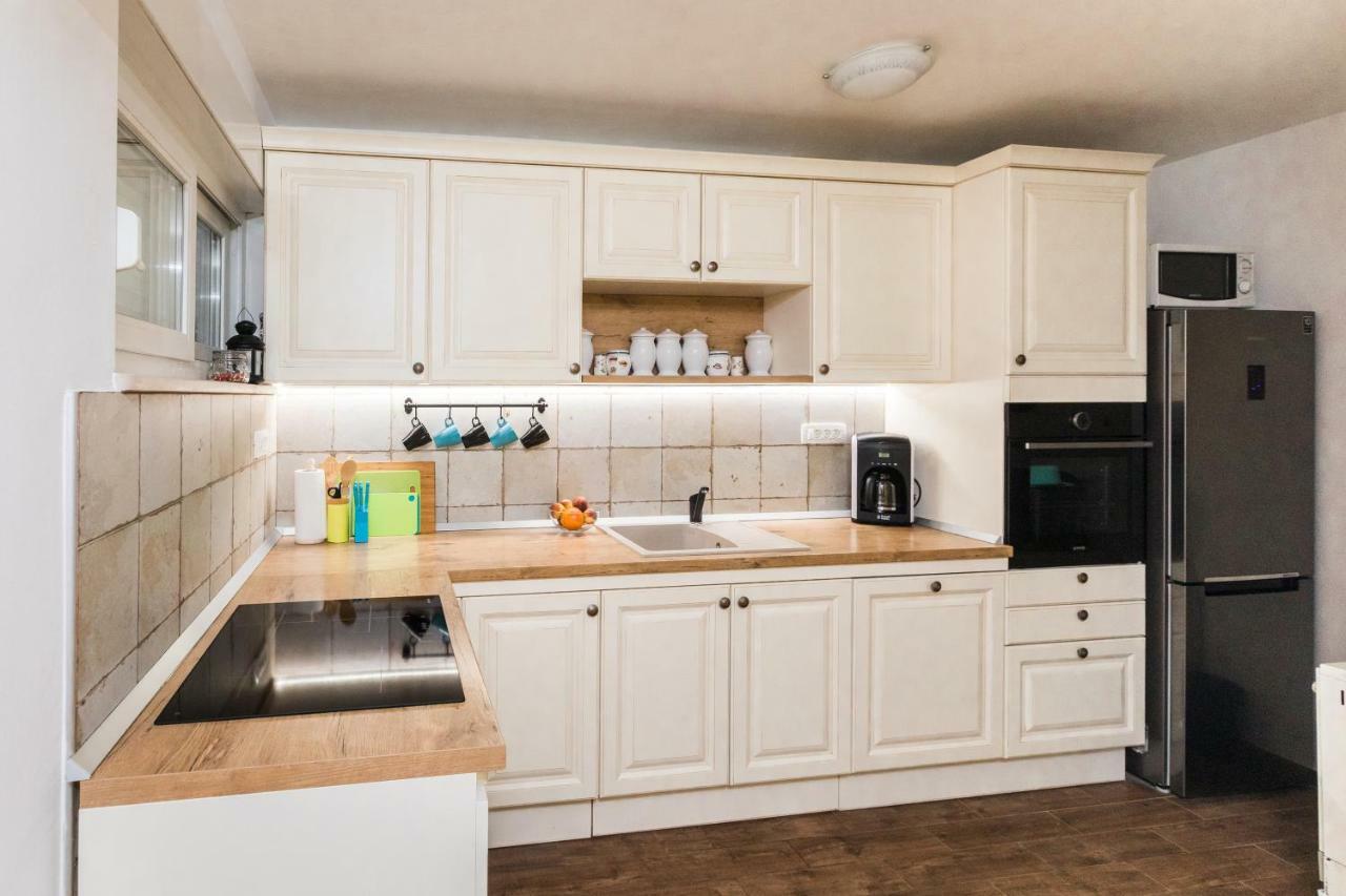 Apartment Martha Split Luaran gambar